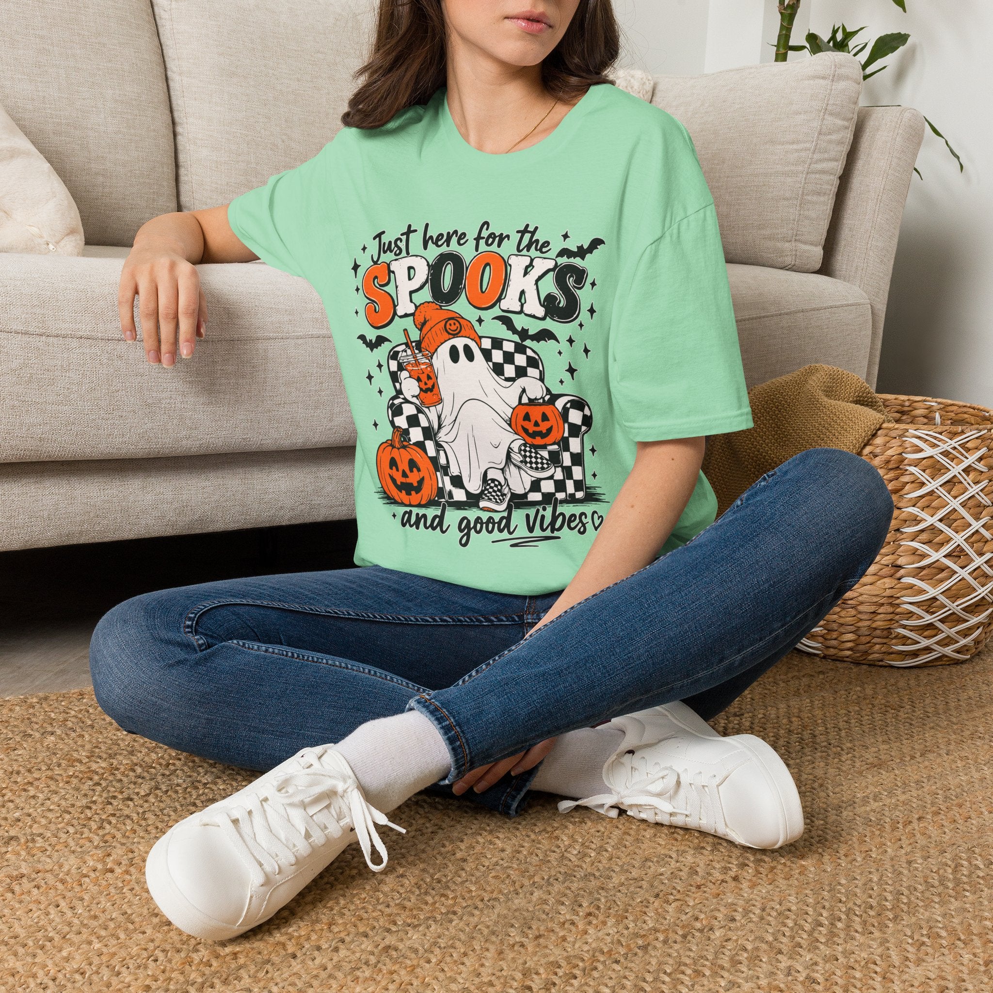 Spooks & Good Vibes Tee